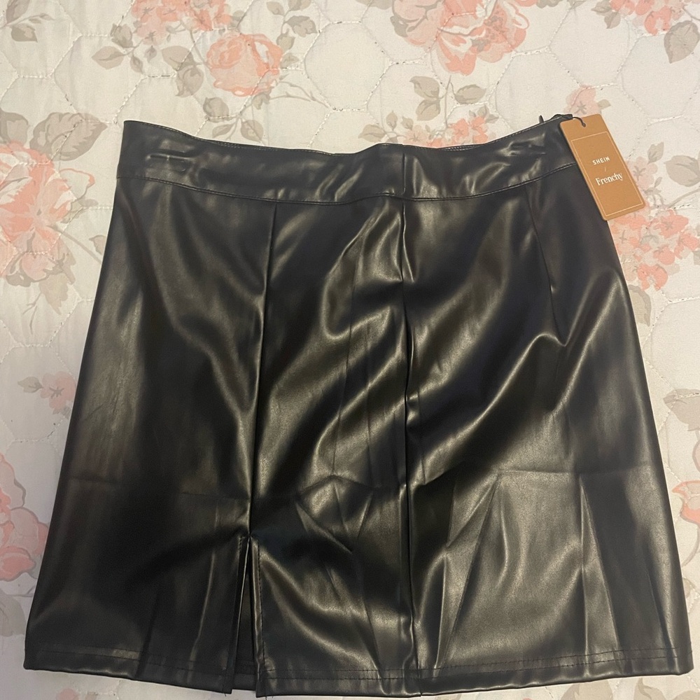 SHEIN black faux leather mini skirt size 4